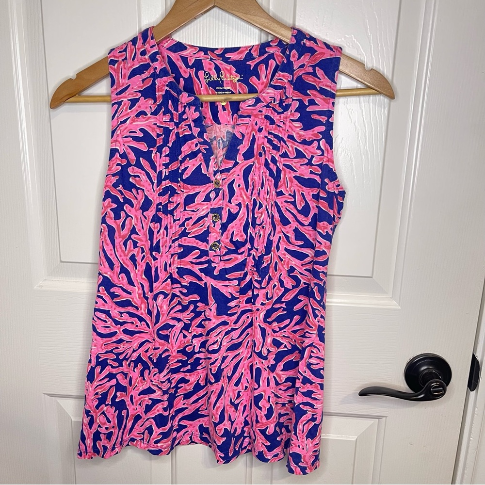 Lilly Pulitzer Preppy Coastal Neon Pink + Navy Blue Coral Patterned Essie Top XS
